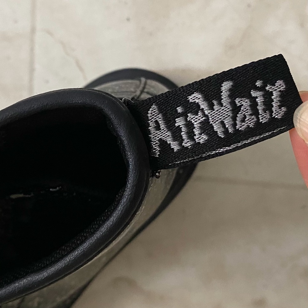 $75 Dr. Martens Junior 1460 Black Cosmic Silver Glitter Lace Up Zipper Boots 2 - Picture 10 of 13